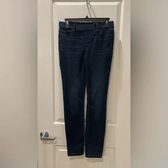 NEW…Simply Vera Vera Wang Mid Rise Denim
Leggings - Picture 1 of 4